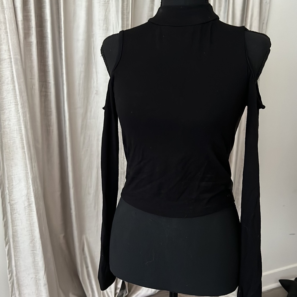 Open Shoulder Long Sleeve - Picture 2 of 7